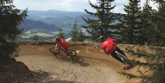 downhill-sykling-Mountain-Biking